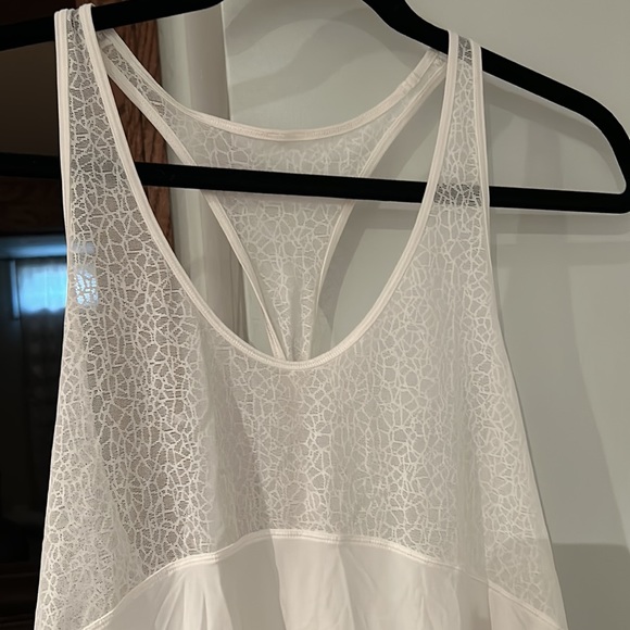 Lululemon tank - Picture 2 of 4